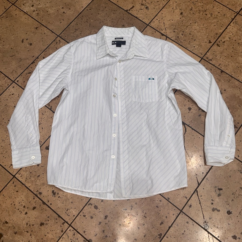 🙂Oakley Men's White Pinstripe Long-Sleeve Button Shirt